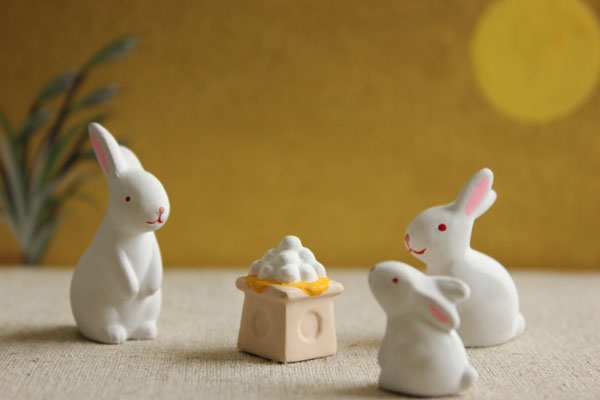 Thỏ ngọc cùng bánh Tsukimi-dango đã trở thành hình ảnh quen thuộc trong văn hóa Trung thu của người Nhật