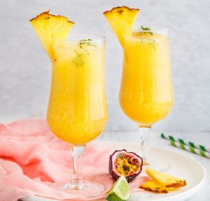 Bạn nên uống Mocktail Cool Fruit Pineapple sau khi ăn từ 30 phút đến 1 giờ. Để tránh ảnh hưởng đến dạ dày.