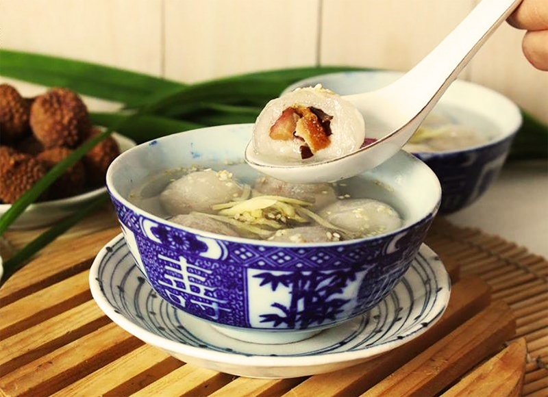 Chè bột lọc heo quay – Món ăn trứ danh cho tín đồ ăn uống khi đến Huế