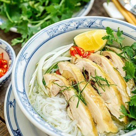 Chia sẻ món phở gà mang đậm hương vị của người Hà Nội