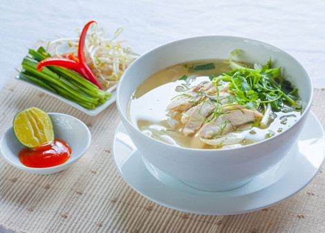 48 giờ du lịch đường phố Hà Nội nên ăn gì?