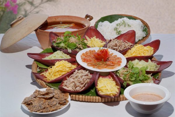 [Top 100 ẩm thực đặc sắc Việt Nam] Mực một nắng Phan Thiết và Lẩu thả Bình Thuận