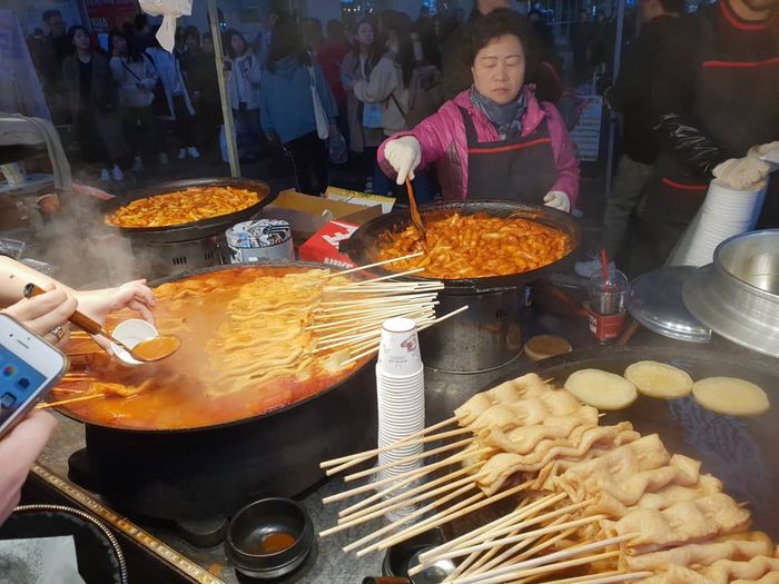 Khám phá đồ ăn vặt ở Hàn Quốc siêu rẻ HOT hiện nay