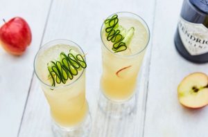 Một ly Cocktail Gin Tonic sẽ giúp bạn xua tan đi nắng nóng mùa hè, mang lại cảm giác sảng khoái và thư giãn.